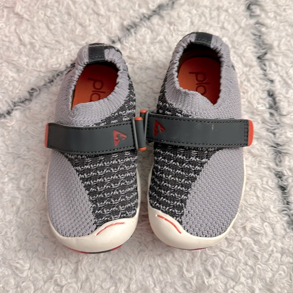 New in box - Plae - Elise - voltage Grey - size 9